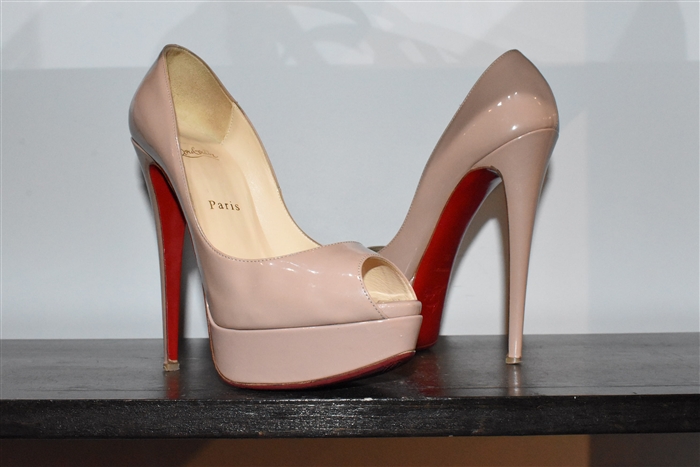 Beige Christian Louboutin Peep-Toe, size 8