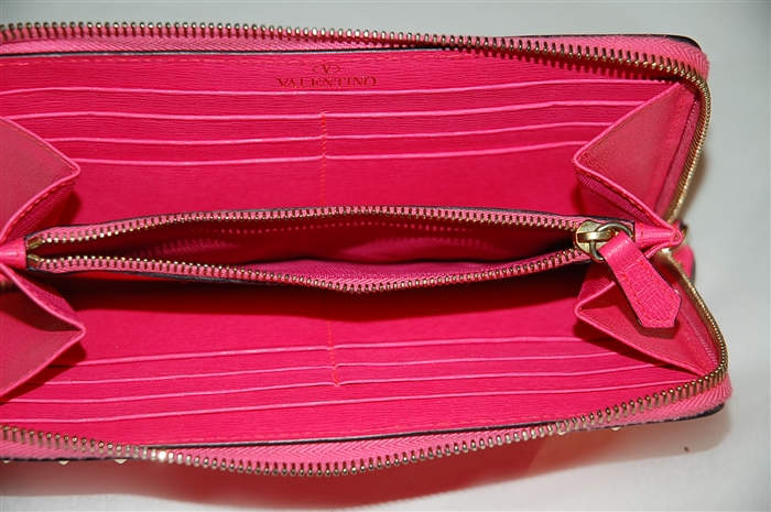 Hot Pink Valentino Wallet, size O/S
