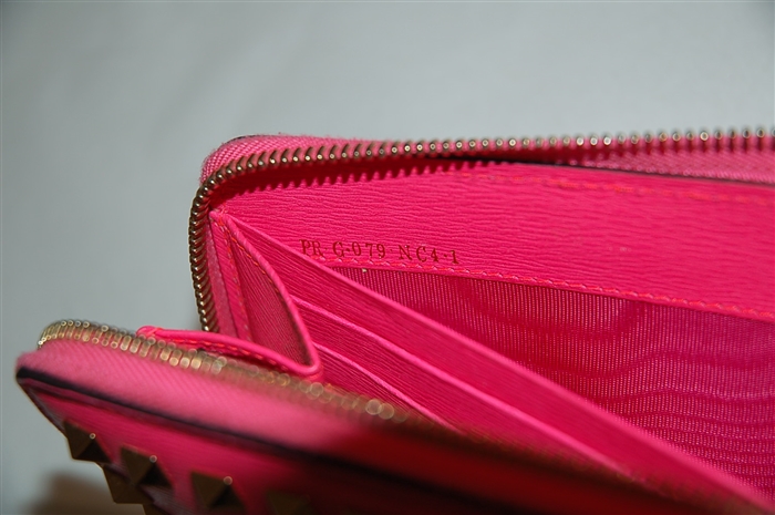 Hot Pink Valentino Wallet, size O/S