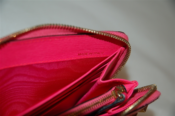 Hot Pink Valentino Wallet, size O/S