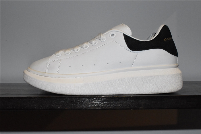 White Leather Alexander McQueen Sneaker, size 6