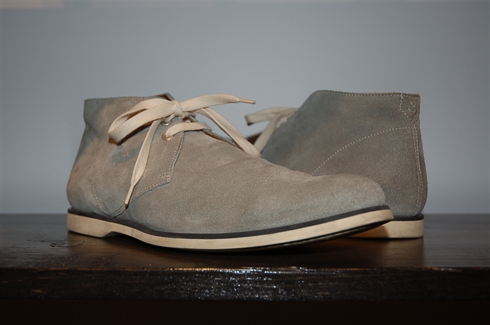 Soft Gray John Varvatos Chukkas, size 8