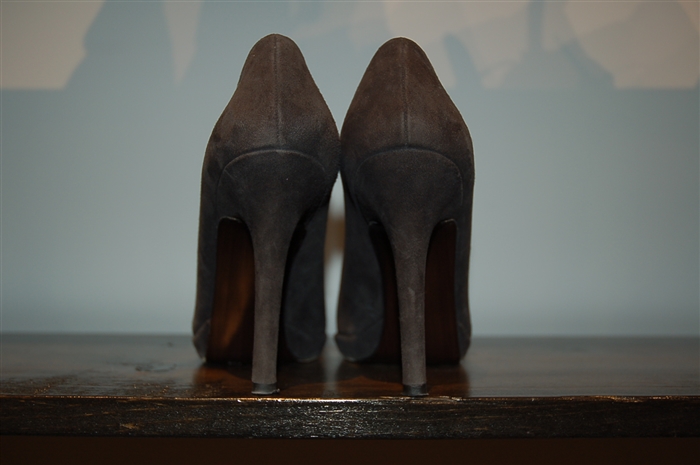Charcoal Stuart Weitzman Pumps, size 8.5
