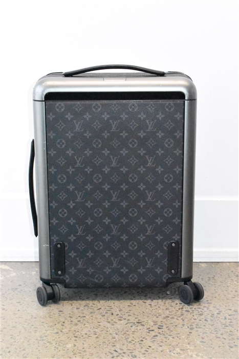 Monogram Louis Vuitton Luggage, size O/S