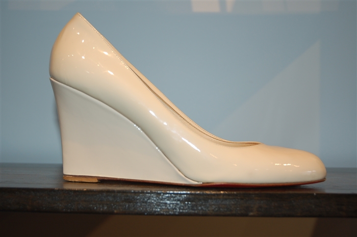 Cream Christian Louboutin Wedge, size 10.5