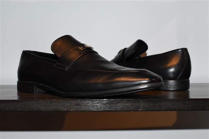 Black Leather Gucci Loafer, size 9.5