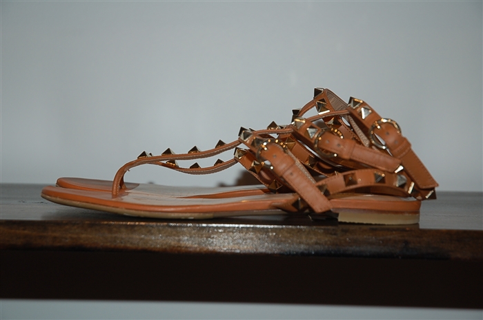 Warm Brown Valentino Sandal, size 8
