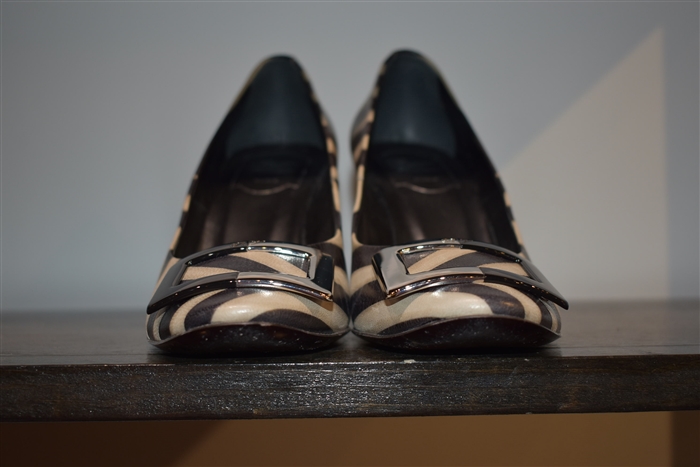 Black & Beige Roger Vivier Pumps, size 8