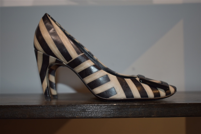 Black & Beige Roger Vivier Pumps, size 8