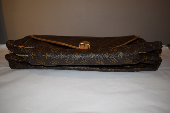 Monogram Louis Vuitton Luggage, size L