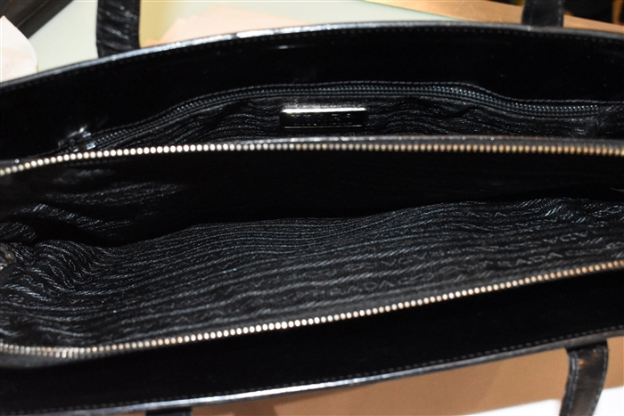 Black Leather Prada Handbag, size S