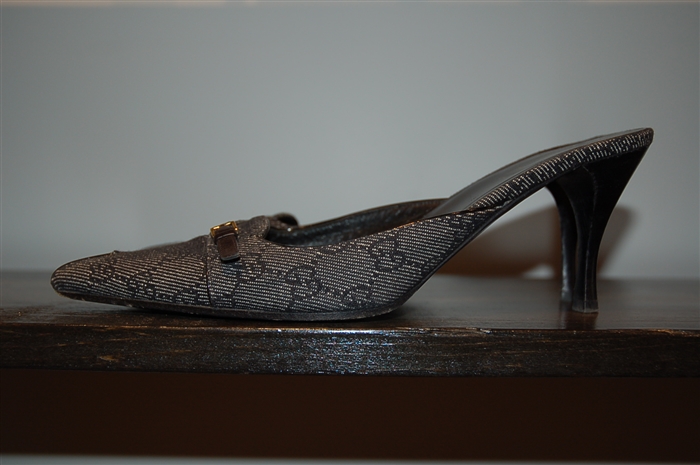 Monogram Gucci Kitten Heels, size 9.5