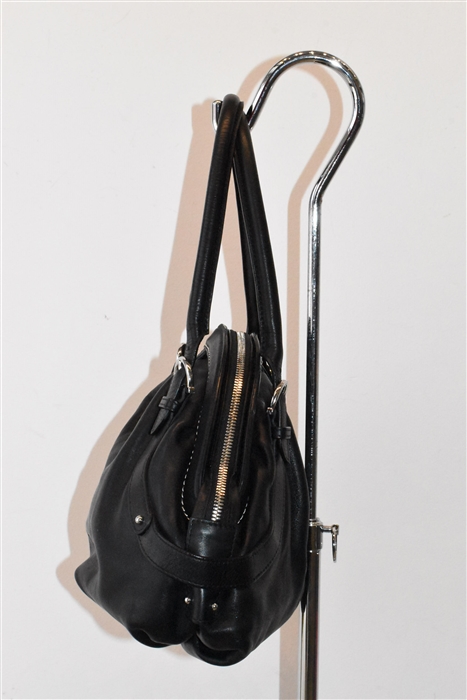 Black Leather Salvatore Ferragamo Handbag, size S