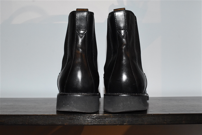 Black Leather Tod's Chelsea Boots, size 10