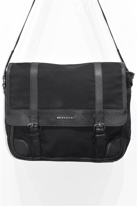 Basic Black Burberry Messenger, size L