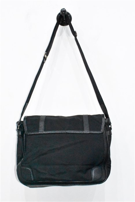 Basic Black Burberry Messenger, size L