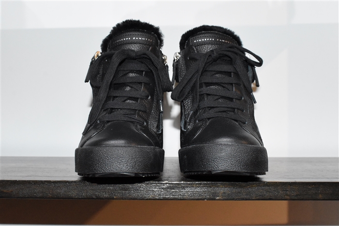 Black Leather Giuseppe Zanotti Booties, size 10.5