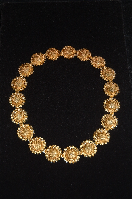 Gold Nina Ricci Necklace, size O/S