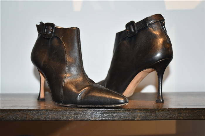 Black Leather Manolo Blahnik Booties, size 4