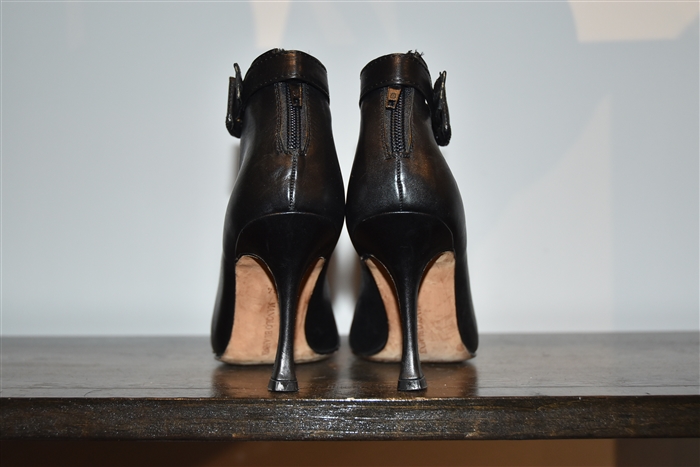 Black Leather Manolo Blahnik Booties, size 4