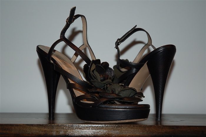 Black Leather Valentino Sandal, size 8