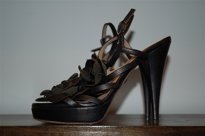 Black Leather Valentino Sandal, size 8