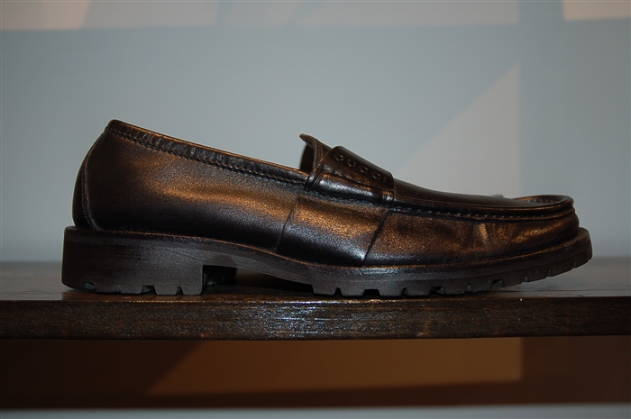 Black Leather Gucci Loafer, size 9