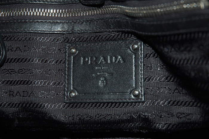 Basic Black Prada Hobo, size M