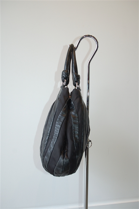 Basic Black Prada Hobo, size M