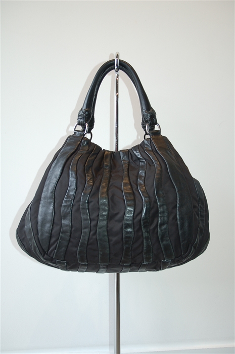 Basic Black Prada Hobo, size M