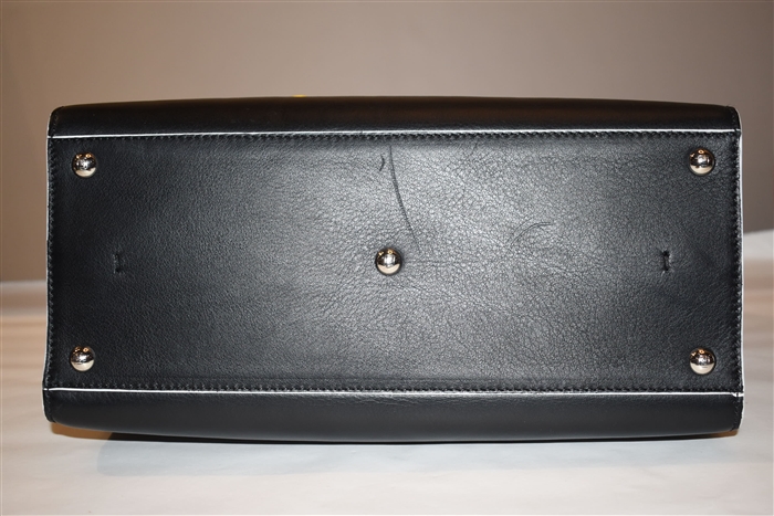 Black Leather Fendi Handbag, size S