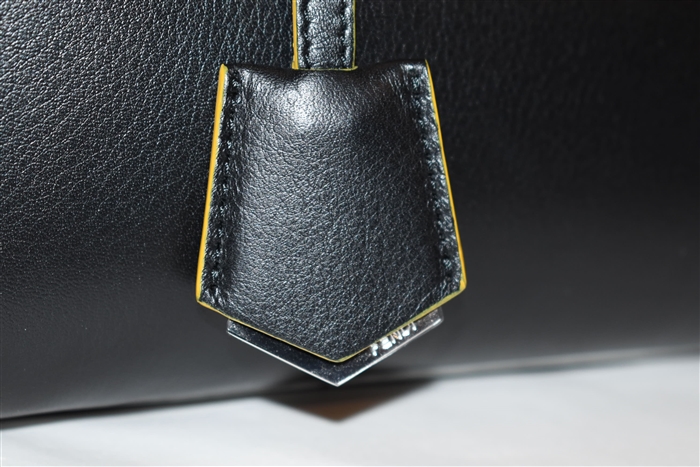 Black Leather Fendi Handbag, size S
