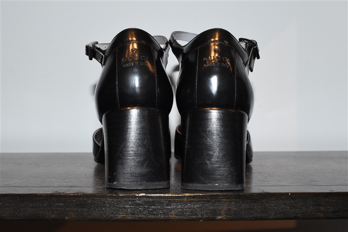 Black Leather Gucci Pumps, size 8.5