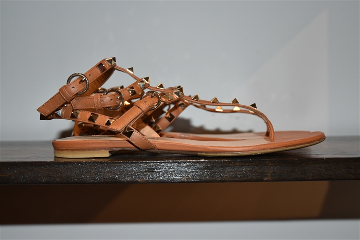 Warm Brown Valentino Sandal, size 8