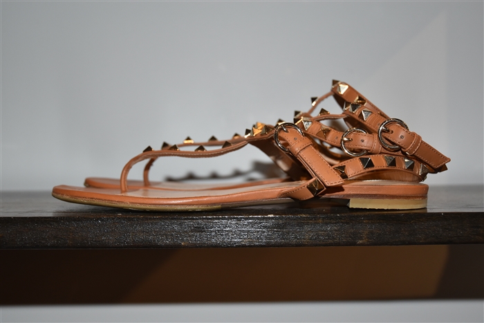 Warm Brown Valentino Sandal, size 8