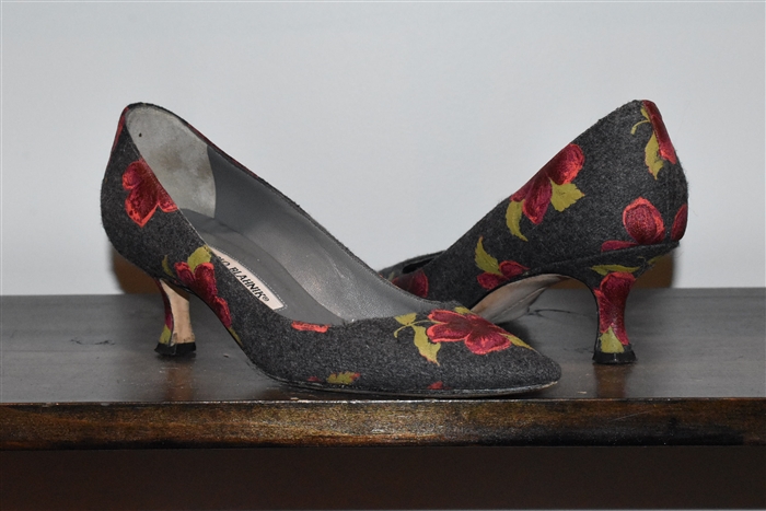 Floral Manolo Blahnik Pumps, size 6