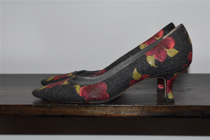 Floral Manolo Blahnik Pumps, size 6