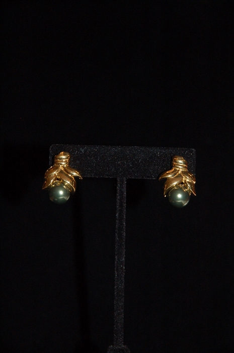 Gold Nina Ricci Earrings, size O/S