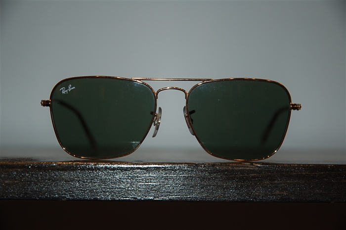 Gold Ray Ban Sunglasses, size O/S