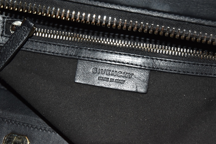 Black Leather Givenchy Tote, size S
