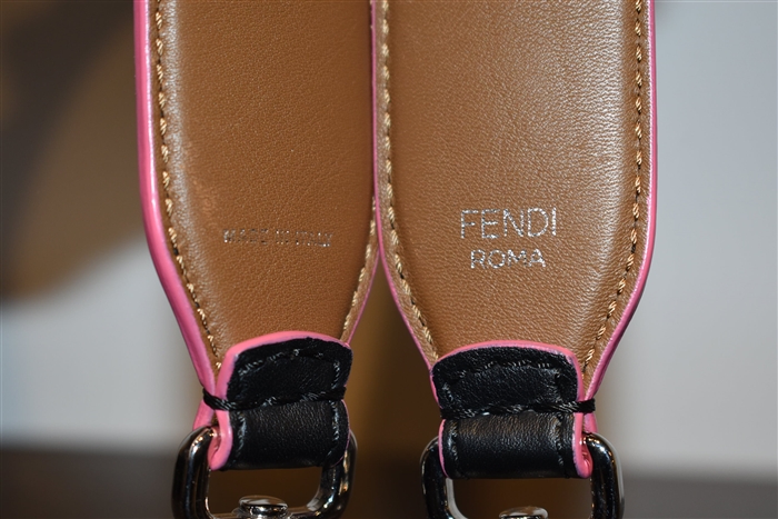 Black Leather Fendi Shoulder Strap, size O/S