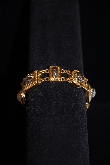 Gold Nina Ricci Bracelet, size O/S