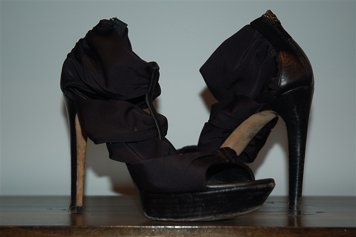 Basic Black Fendi Sandal, size 7.5