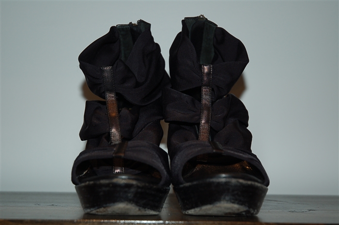 Basic Black Fendi Sandal, size 7.5
