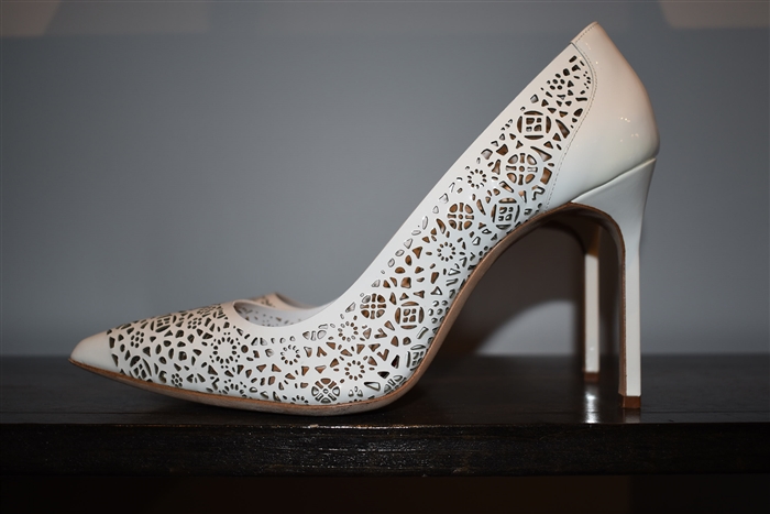 White Leather Manolo Blahnik Pumps, size 9