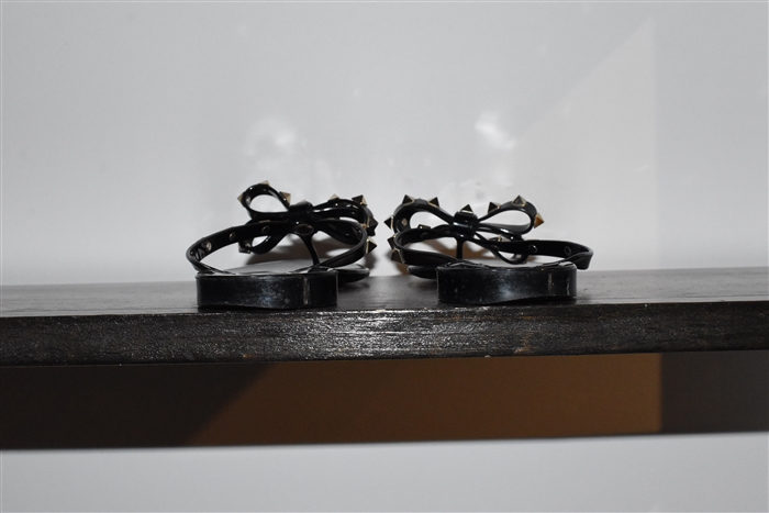 Basic Black Valentino Sandal, size 10