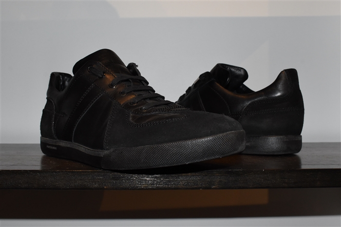 Black Leather Dior Sneaker, size 9