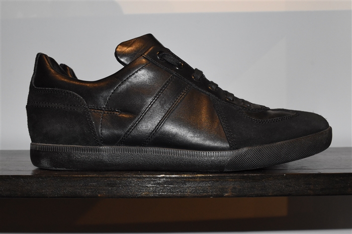 Black Leather Dior Sneaker, size 9