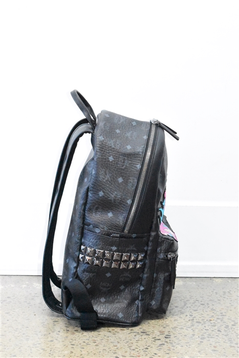 Black Leather MCM Backpack, size L