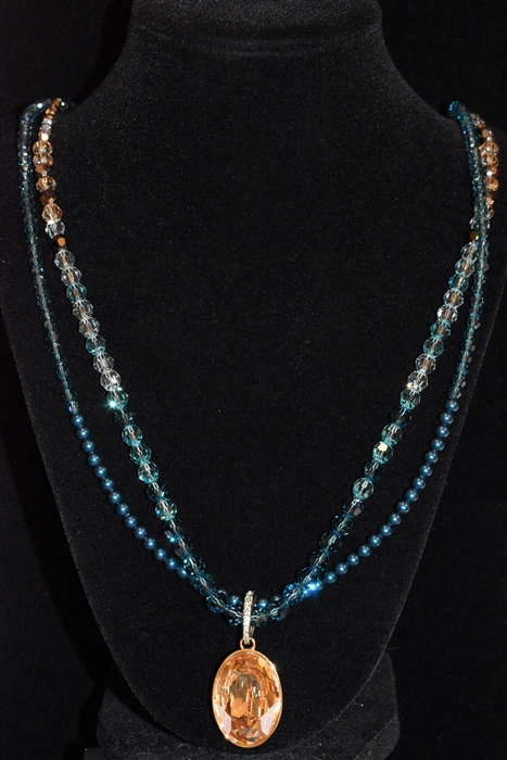 Gold Swarovski Necklace, size O/S